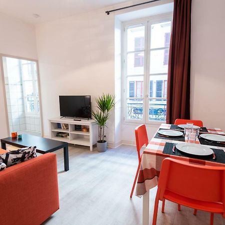 Appartement Coeur De Ville - Wifi - Lave-Seche Linge Pau Εξωτερικό φωτογραφία